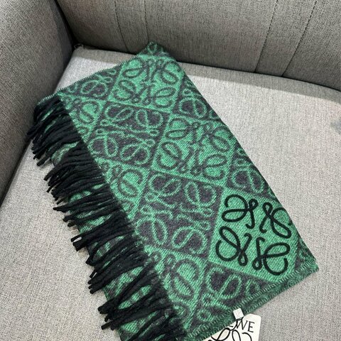 💎Han's house精品服飾💎LOEWE 滿版 羊毛 圍巾 180x38CM