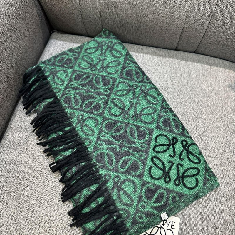 💎Han's house精品服飾💎LOEWE 滿版 羊毛 圍巾 180x38CM-0