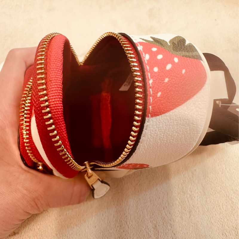 COACH 草莓印花迷你後背包小吊飾-5