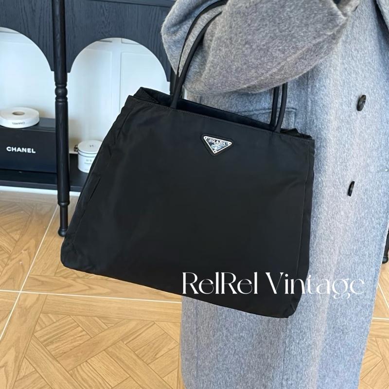 Prada 經典黑色尼龍托特包 Nylon tote bag-1