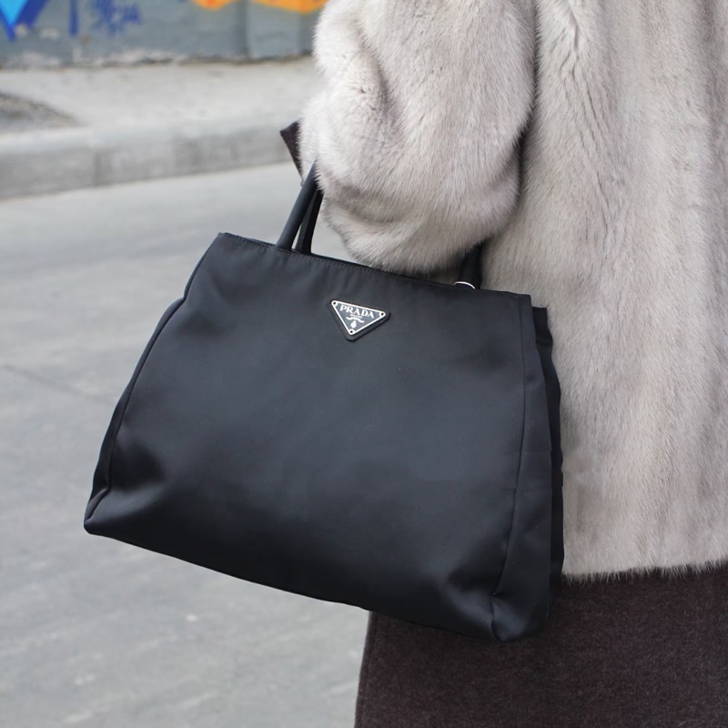 Prada 經典黑色尼龍托特包 Nylon tote bag-2