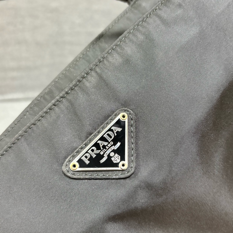 Prada 經典黑色尼龍托特包 Nylon tote bag-6