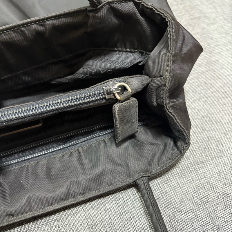 Prada 經典黑色尼龍托特包 Nylon tote bag-12