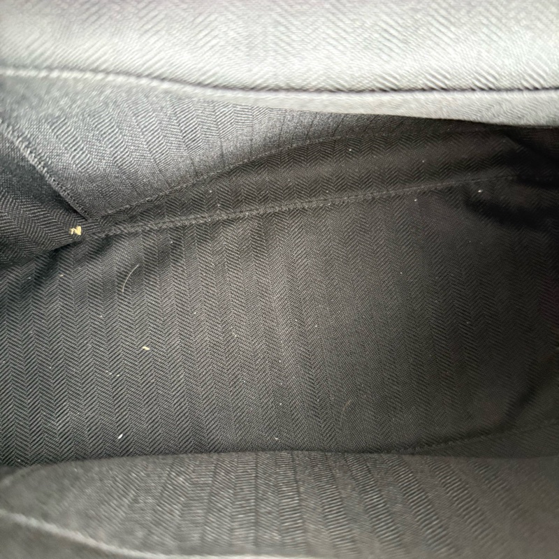 LOEWE羅意威 Puzzle 機車黑色牛皮斜挎包 銀扣-7