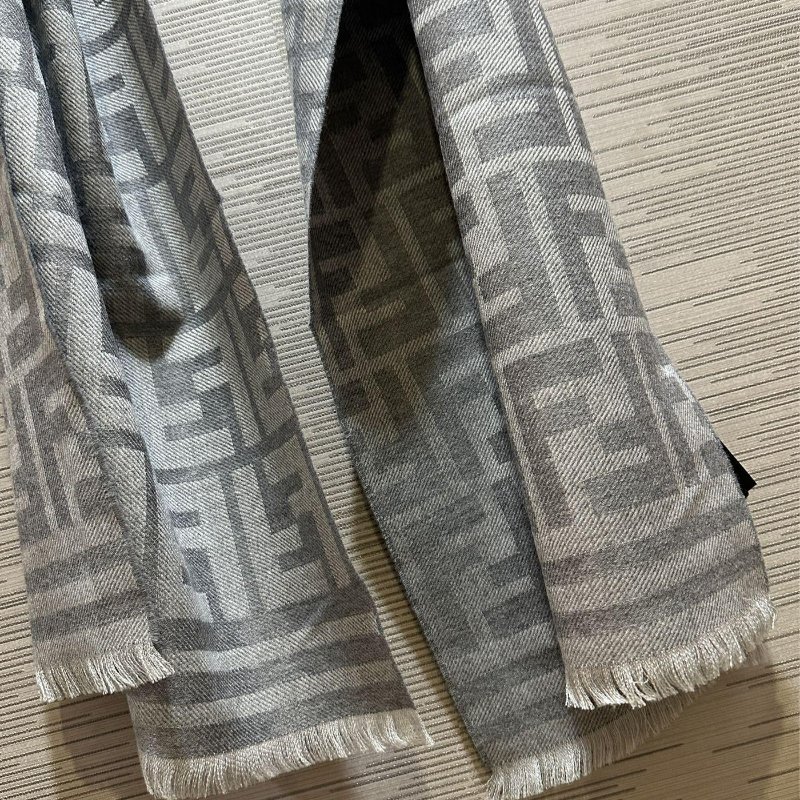 💎Han's house精品服飾💎 fendi 芬迪 FF 滿版 圍巾 170X46 義大利制 原價20000-2