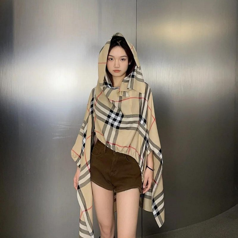 💎Han's house精品服飾💎 Burberry 圍巾 格紋 斗篷  罩衫 外套 義大利製 現貨 原價30000-2
