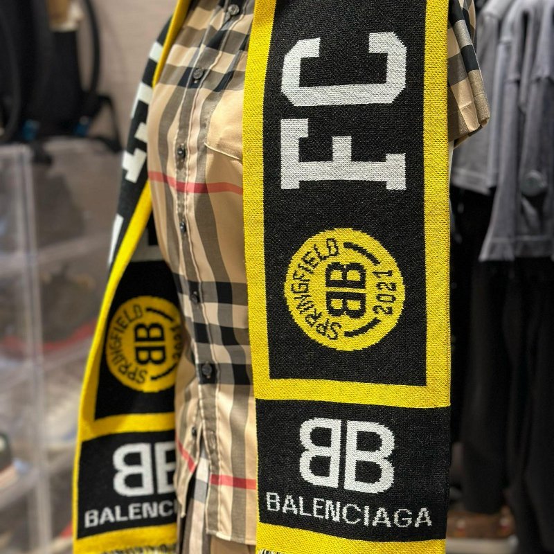 💎Han's house精品服飾💎 Balenciaga 巴黎世家 羊毛 圍巾 面用 18X155公分 原價16000-2