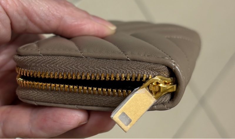 YSL 奶茶金ㄇ拉零錢包-4