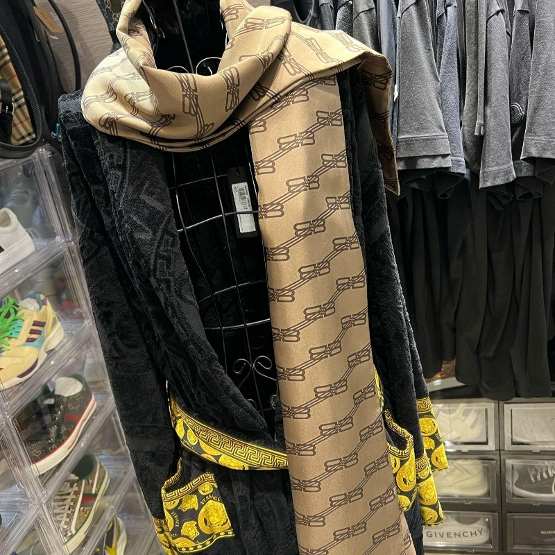 💎Han's house精品服飾💎Balenciaga 巴黎世家 真絲 絲巾 圍巾 32X176CM-2