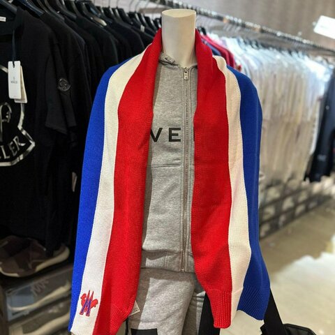 💎Han's house精品服飾💎法國頂級 moncler 羊毛 圍巾 可水手洗 現貨 29 X 165CM