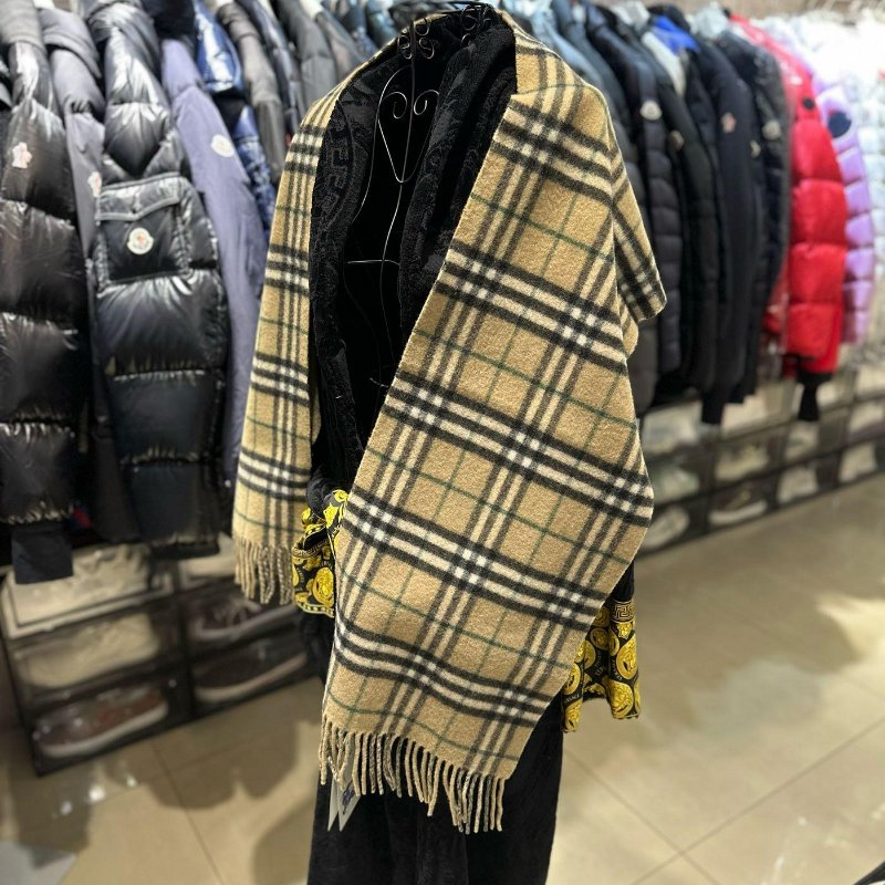 💎Han's house精品服飾💎Burberry 圍巾 格紋 羊毛 雙面 羊絨 中性 168X30 蘇格蘭制 現貨 原價20300-2