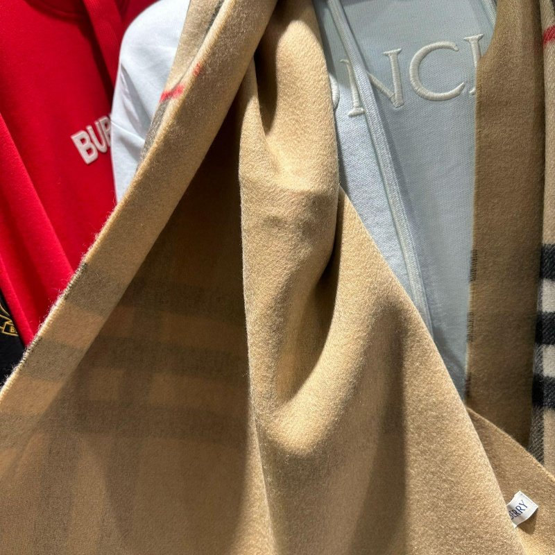 💎Han's house精品服飾💎 Burberry 圍巾 格紋 羊毛羊絨 中性 210X50 蘇格蘭制 現貨 原價30000-5