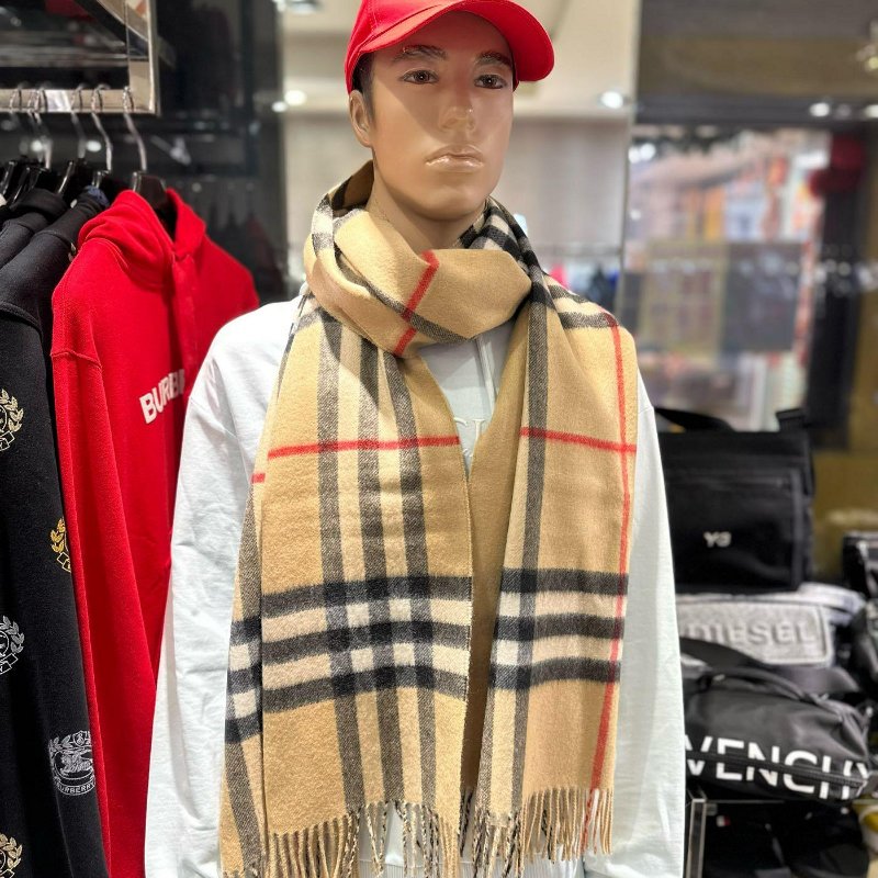 💎Han's house精品服飾💎 Burberry 圍巾 格紋 羊毛羊絨 中性 210X50 蘇格蘭制 現貨 原價30000-6