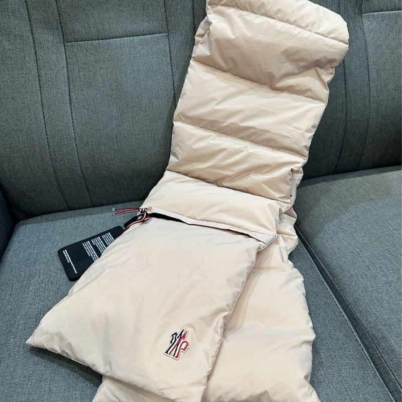 💎Han's house精品服飾💎moncler 羽絨 圍巾 現貨 原價18900-0