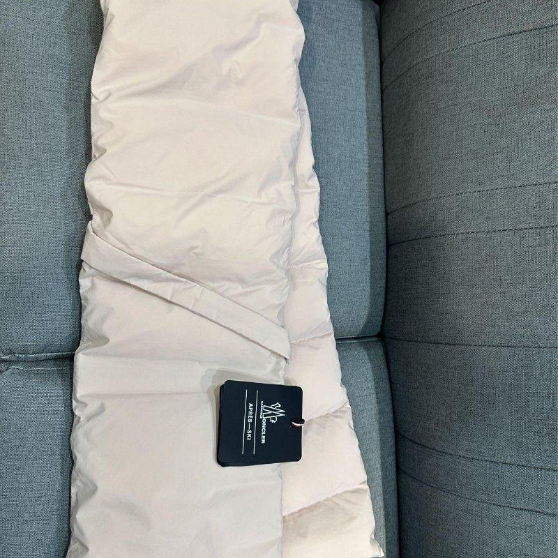 💎Han's house精品服飾💎moncler 羽絨 圍巾 現貨 原價18900-4