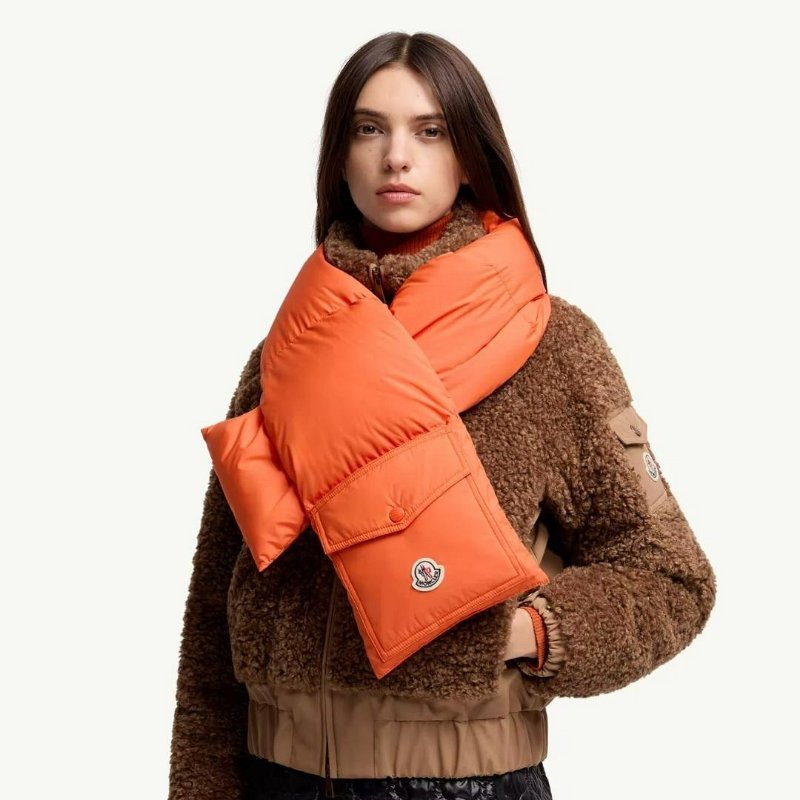 💎Han's house精品服飾💎moncler 羽絨 圍巾 現貨 原價18900-7