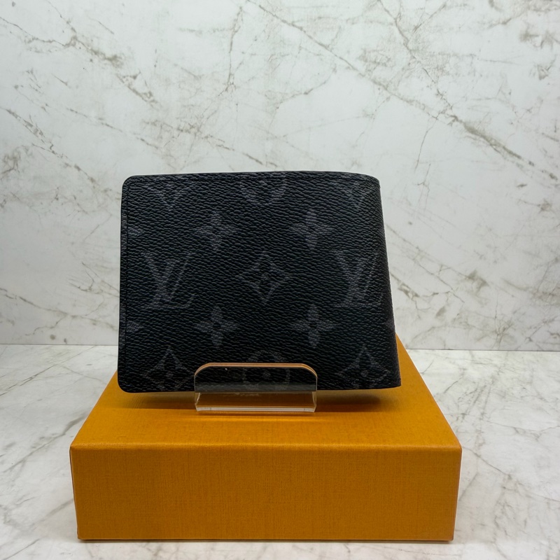 LV黑色滿版老花短夾/M61695/晶片-1