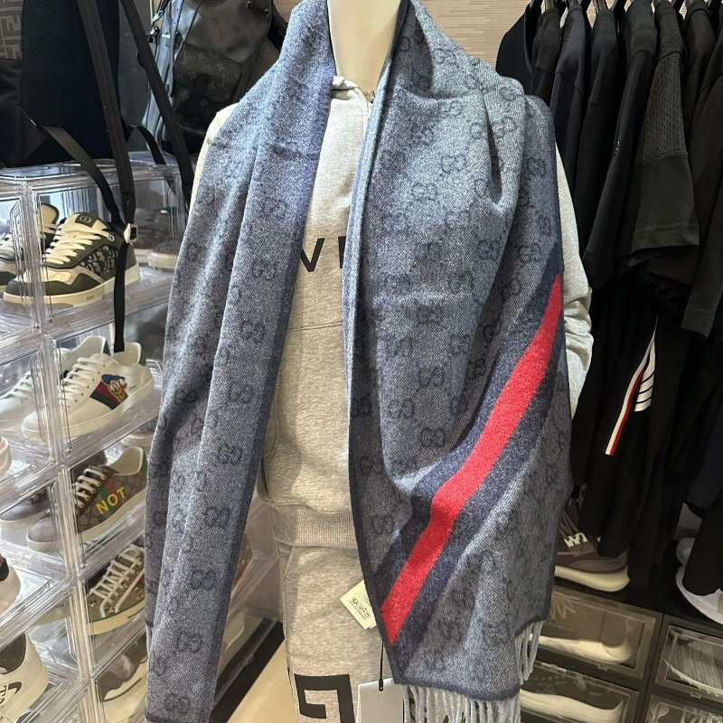 💎Han's house精品服飾💎GUCCI 古馳 570603 男女均可 圍巾 披肩 19 0x37cm-0