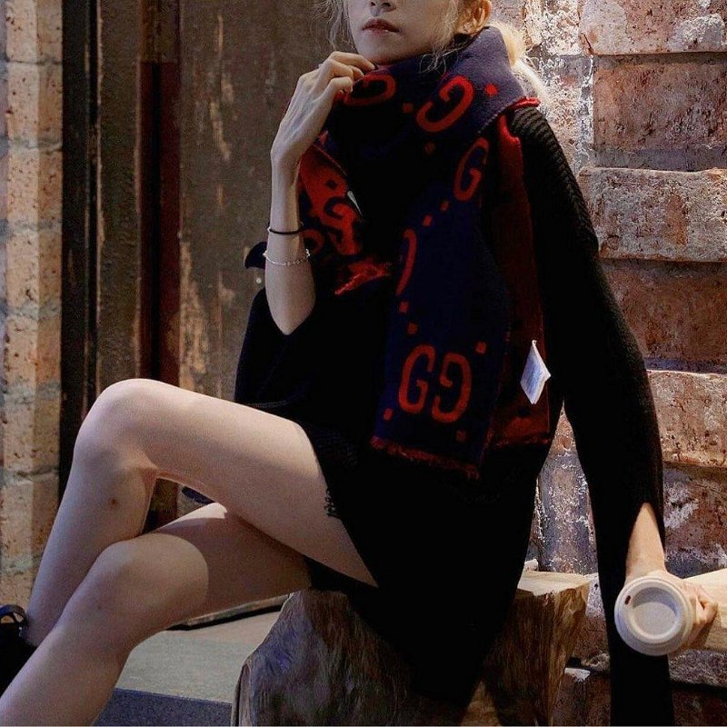 💎Han's house精品服飾💎 GUCCI 古馳 495592 男女均可 圍巾 披肩 178X38cm-2