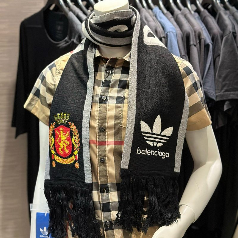 💎Han's house精品服飾💎 Balenciaga 聯名 adidas 愛迪達 巴黎世家 圍巾 現貨 原價18000-6