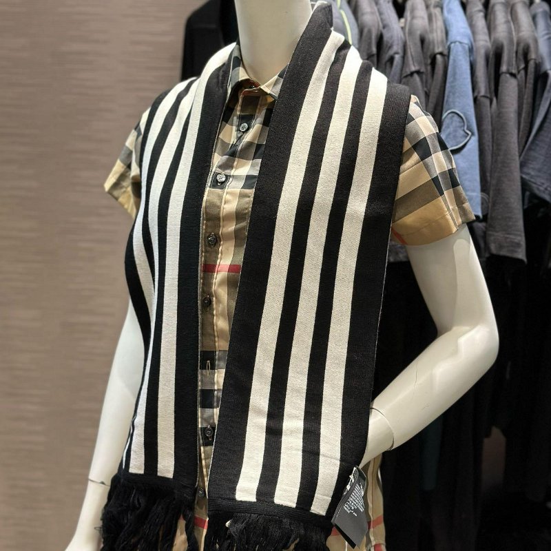 💎Han's house精品服飾💎 Balenciaga 聯名 adidas 愛迪達 巴黎世家 圍巾 現貨 原價18000-9