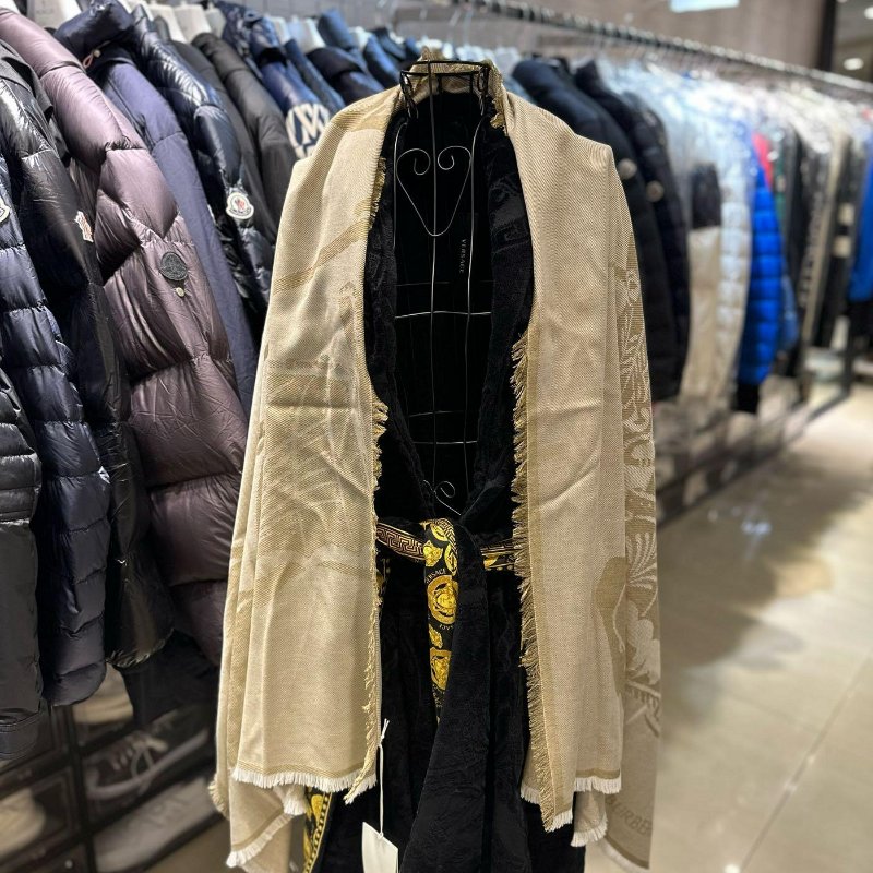 💎Han's house精品服飾💎Burberry 戰馬 絲巾 圍巾 領巾 義大利製 中性 180x66CM 現貨 原價18200-3