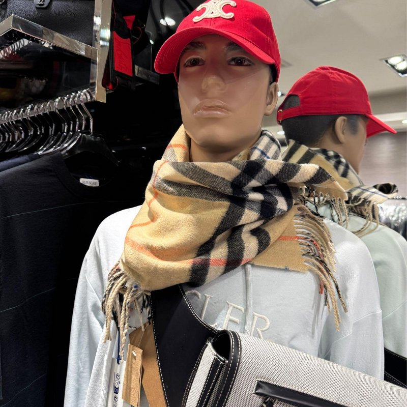 💎Han's house精品服飾💎Burberry 圍巾 格紋 羊毛 雙面 羊絨 中性 168X30 蘇格蘭制 現貨 22900-0