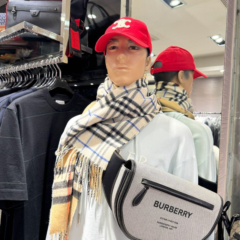 💎Han's house精品服飾💎Burberry 圍巾 格紋 羊毛 雙面 羊絨 中性 168X30 蘇格蘭制 現貨 22900-2