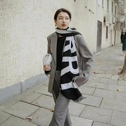 💎Han's house精品服飾💎Burberry 圍巾 格紋 羊毛 中性 168X33  現貨 原價13800