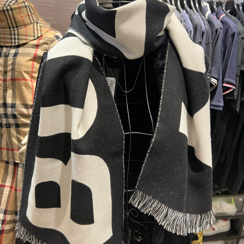 💎Han's house精品服飾💎Burberry 圍巾 格紋 羊毛 中性 168X33  現貨 原價13800-6