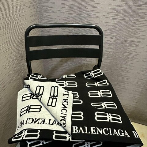 💎Han's house精品服飾💎Balenciaga 巴黎世家 羊毛 圍巾 雙面用 現貨 原價25000