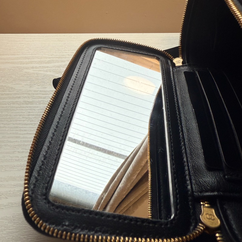 CHANEL 香奈兒 黑金色 菱格紋 小羊皮 化妝包 斜背包 小香-3