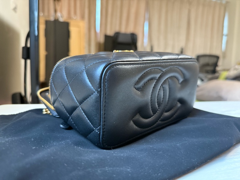 CHANEL 香奈兒 黑金色 菱格紋 小羊皮 化妝包 斜背包 小香-9