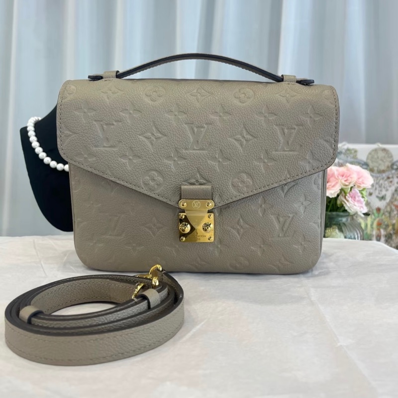 「JL精品代購」98新 LV 老花壓紋大象灰郵差包 ic芯片款-0