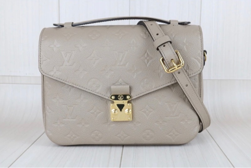 「JL精品代購」98新 LV 老花壓紋大象灰郵差包 ic芯片款-2