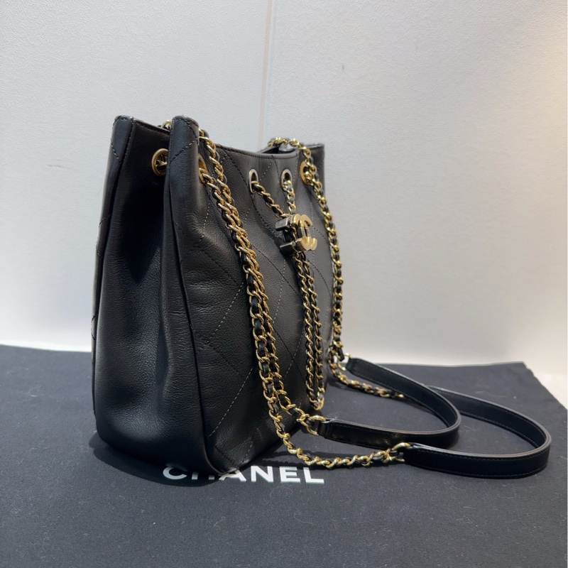 Chanel/香奈兒 黑金荔枝皮 菱格紋牛皮嬉皮抽繩 鴛鴦扣水桶包 單肩斜挎包-2