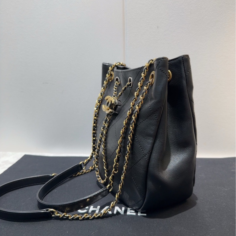 Chanel/香奈兒 黑金荔枝皮 菱格紋牛皮嬉皮抽繩 鴛鴦扣水桶包 單肩斜挎包-3