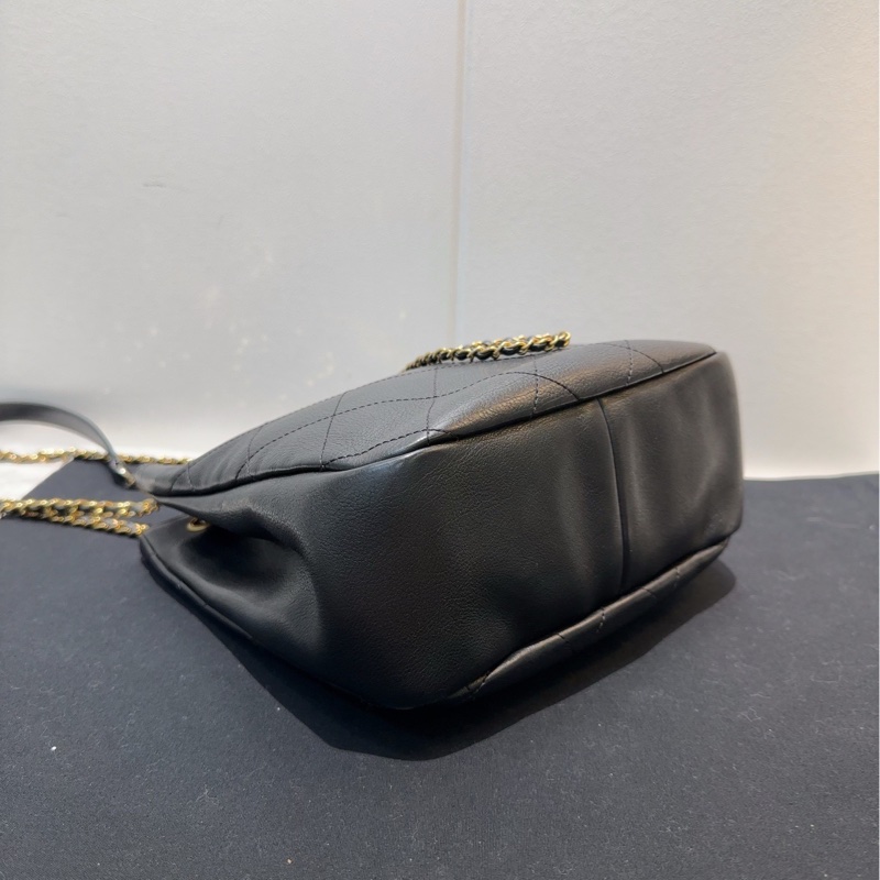 Chanel/香奈兒 黑金荔枝皮 菱格紋牛皮嬉皮抽繩 鴛鴦扣水桶包 單肩斜挎包-4