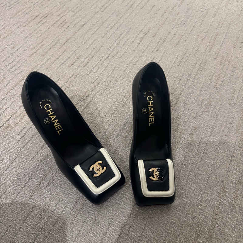 Chanel香奈兒26S書包扣高跟鞋👠-1