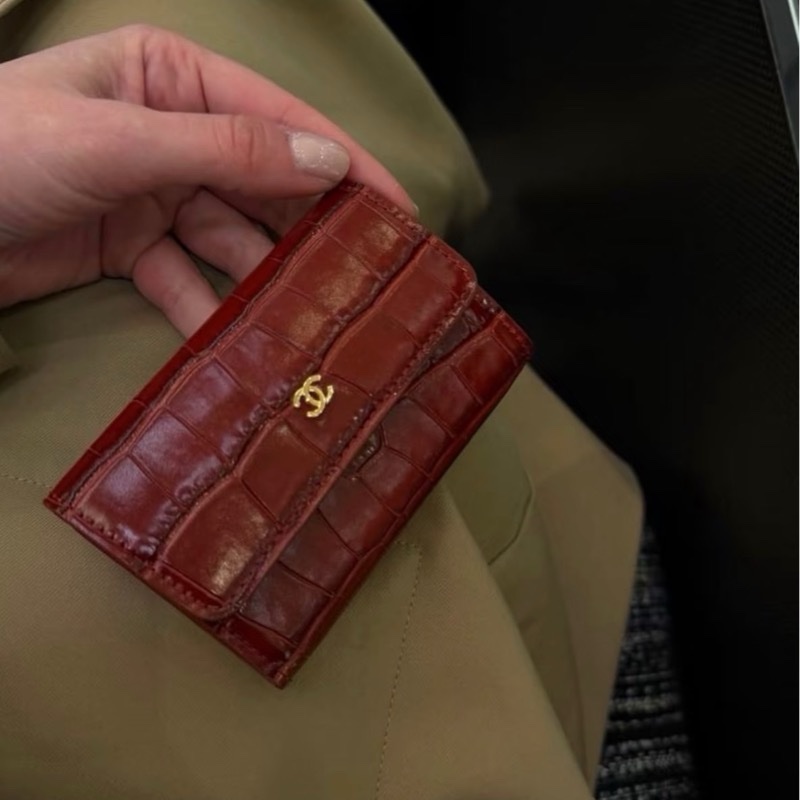 Chanel香奈兒26S限定紅色鰐魚壓紋卡包-0