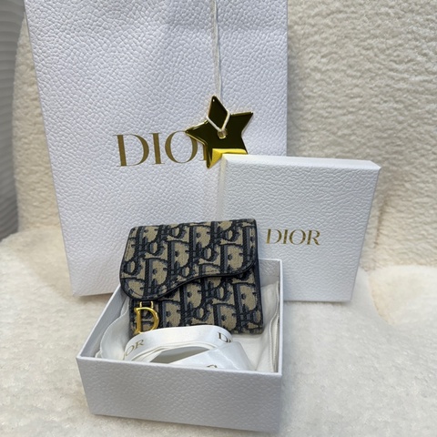 迪奧馬鞍短夾 Dior Saddle Lotus 藍色緹花✨經典老花氣質款 三折短夾 S5652CTZU