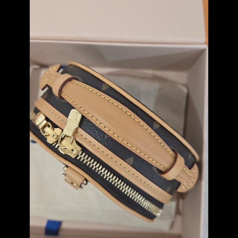 LV 路易威登 Louis Vuitton M44699 Mini Boite Chapeau 經典 Monogram 圓餅包 / 手拿包 / 斜背包-10