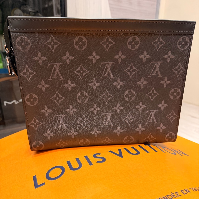 M61692 (附贈背帶+內膽包)Louis Vuitton Pochette Voyage MM 黑灰老花手拿包-4