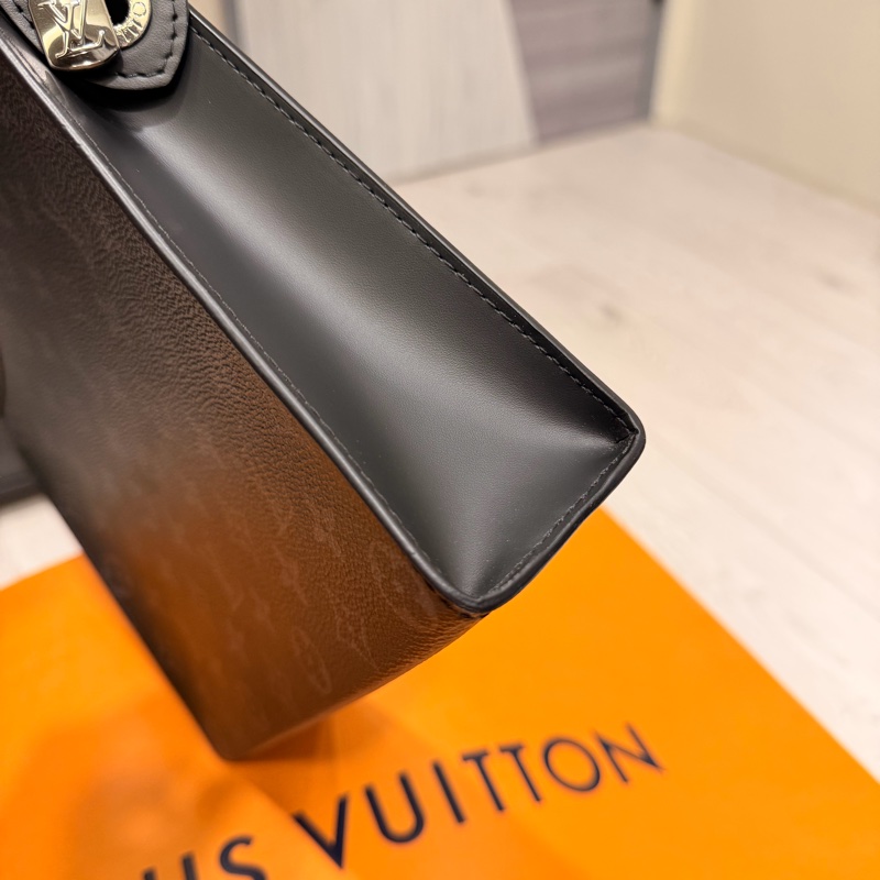 M61692 (附贈背帶+內膽包)Louis Vuitton Pochette Voyage MM 黑灰老花手拿包-6