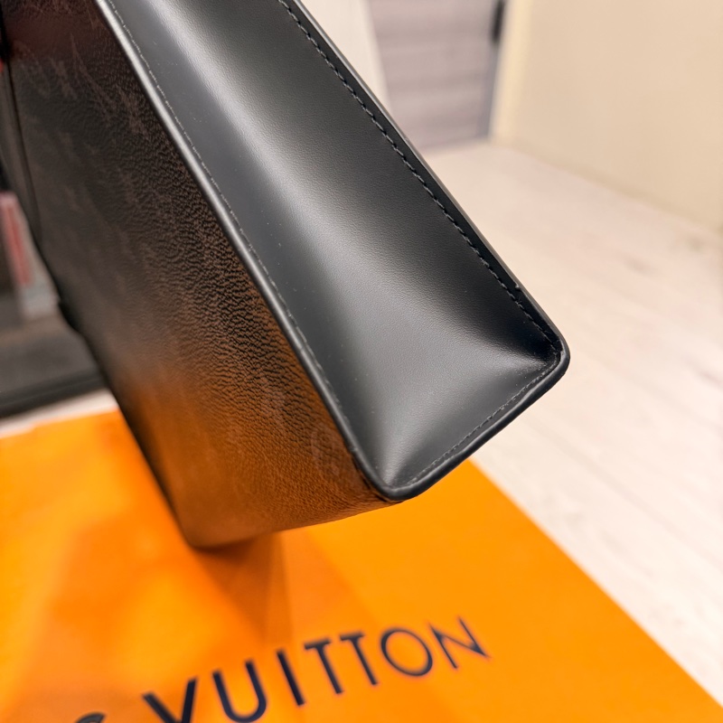 M61692 (附贈背帶+內膽包)Louis Vuitton Pochette Voyage MM 黑灰老花手拿包-7