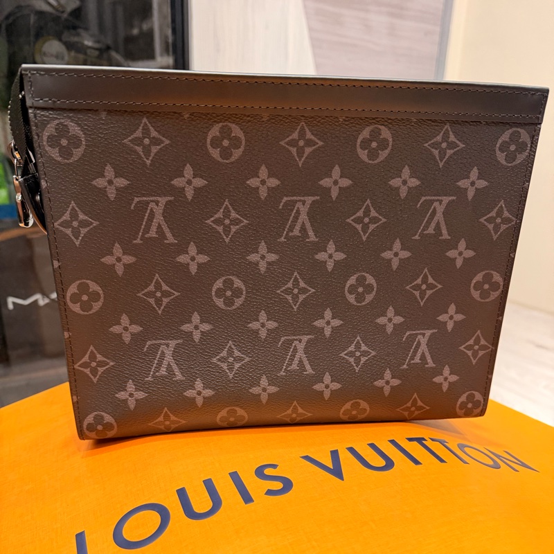M61692 (附贈背帶+內膽包)Louis Vuitton Pochette Voyage MM 黑灰老花手拿包-11