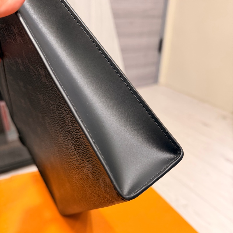 M61692 (附贈背帶+內膽包)Louis Vuitton Pochette Voyage MM 黑灰老花手拿包-13