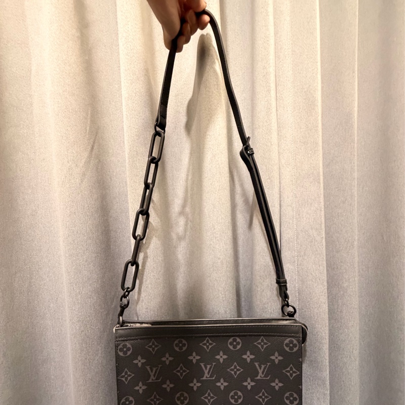 M61692 (附贈背帶+內膽包)Louis Vuitton Pochette Voyage MM 黑灰老花手拿包-21