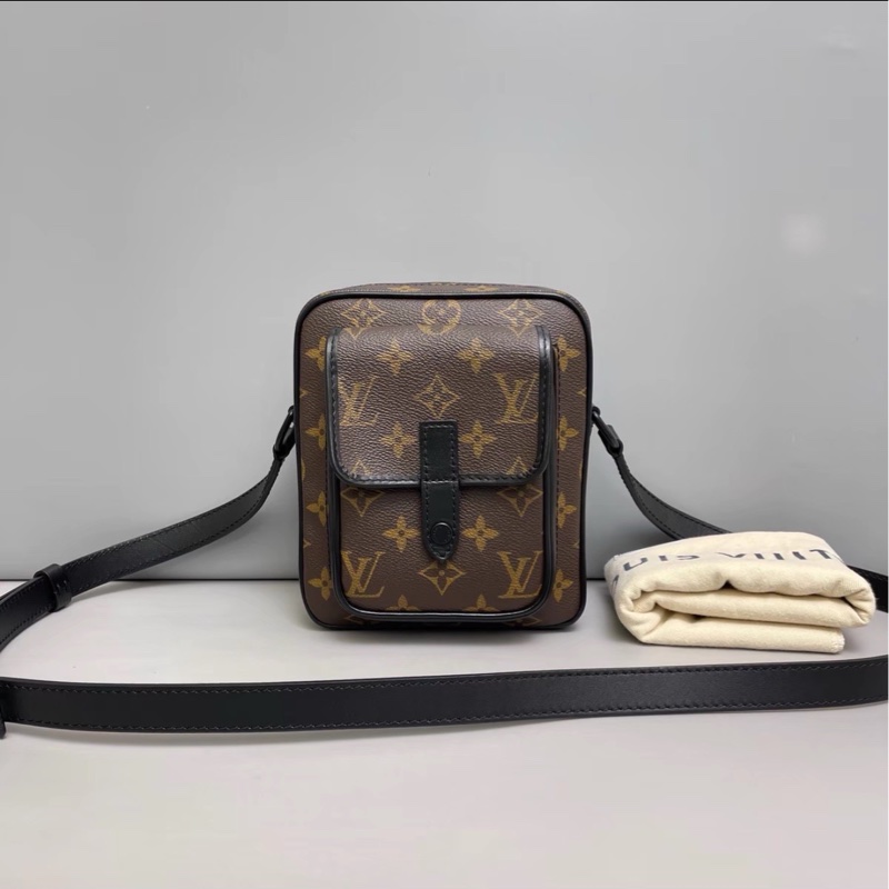 實用日常款😎Lv路易威登老花Christopher相機包手機包單肩斜挎包-7