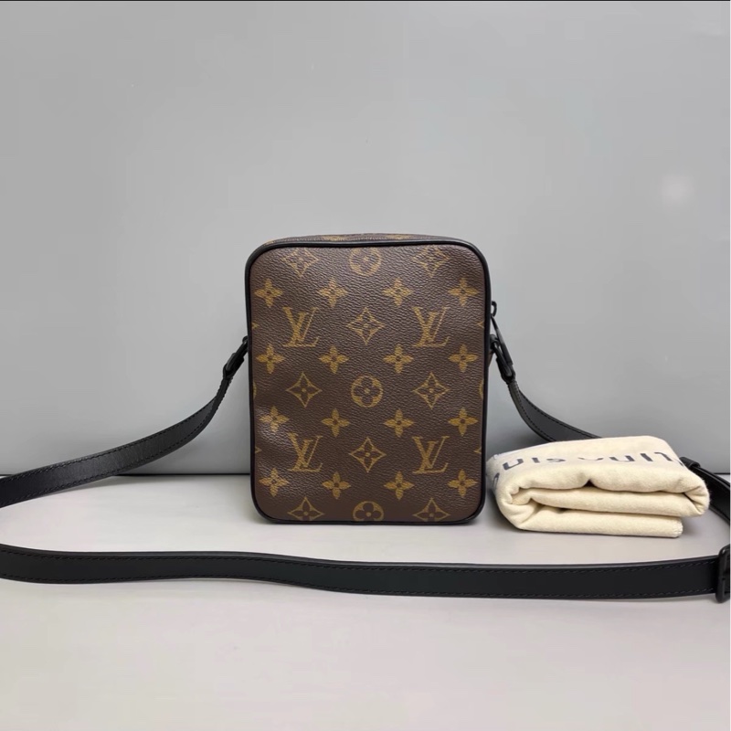 實用日常款😎Lv路易威登老花Christopher相機包手機包單肩斜挎包-8